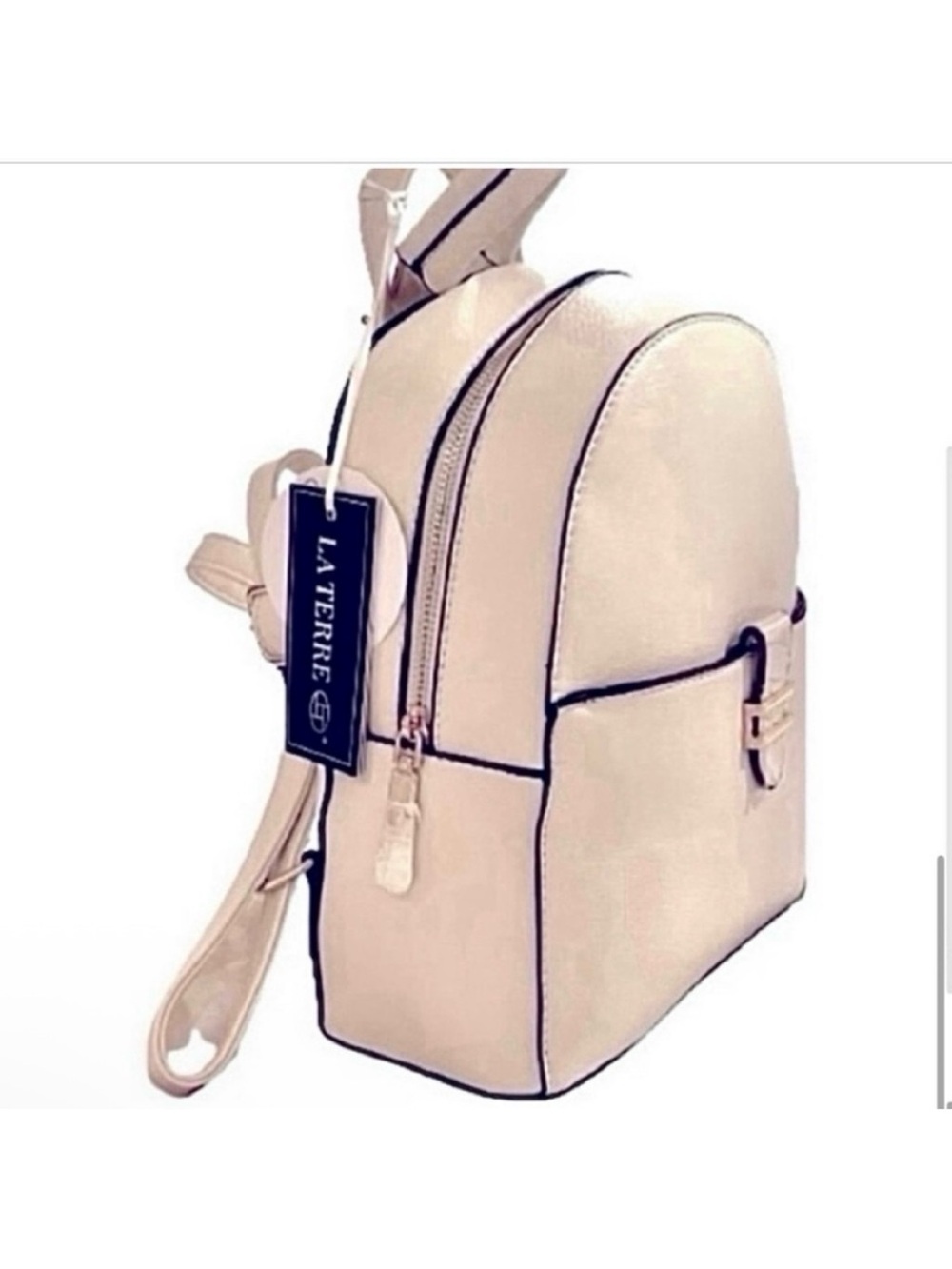 🆕- Vegan Leather Trending Convertible Backpack. NWT